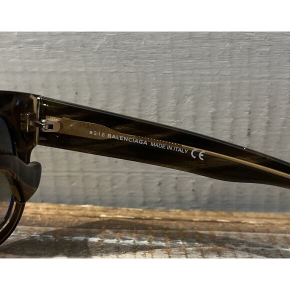 Balenciaga Sunglasses BA 69 62B Brown Horn / Gradient Smoke Made In Italy main image 4